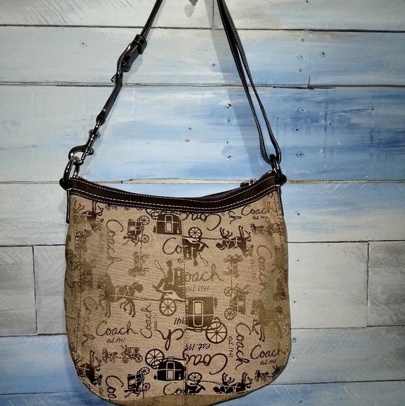 **SOLD** Authentic Coach Brown and Tan Carriage Print Shoulder Bag - Picture 2 of 6